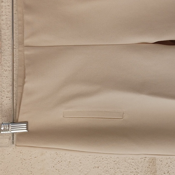 Chico's Cream Color Ankle Length Legging, Stretch, Like New - Picture 6 of 14